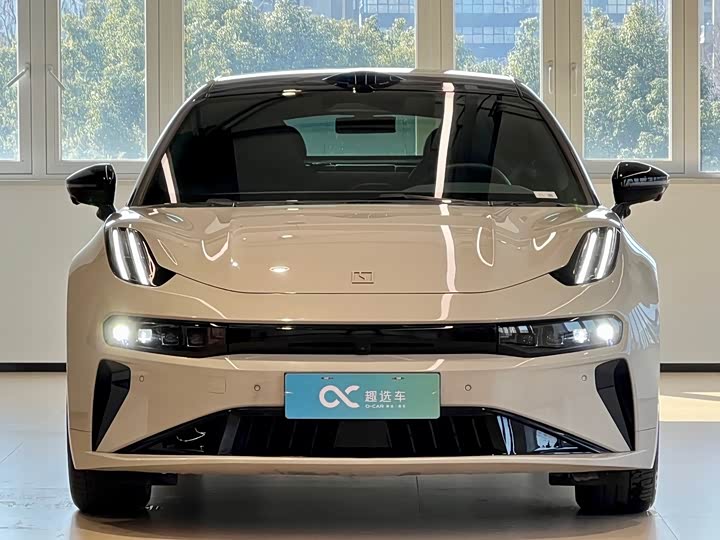 Фото 2 - Zeekr 001