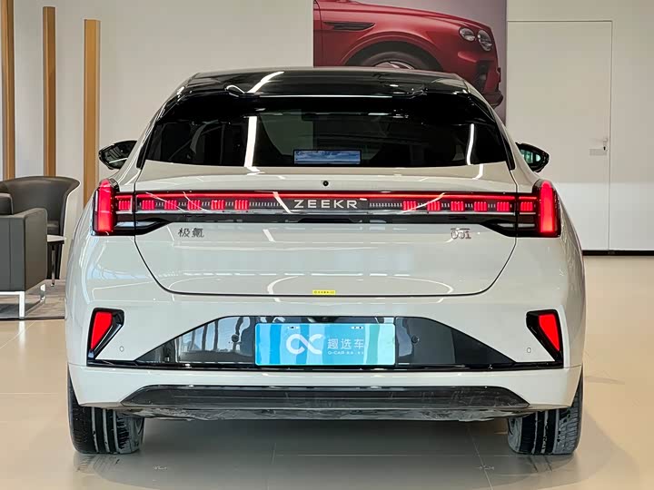 Фото 6 - Zeekr 001