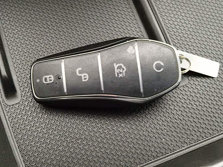 Фото 9 - BYD Qin Plus