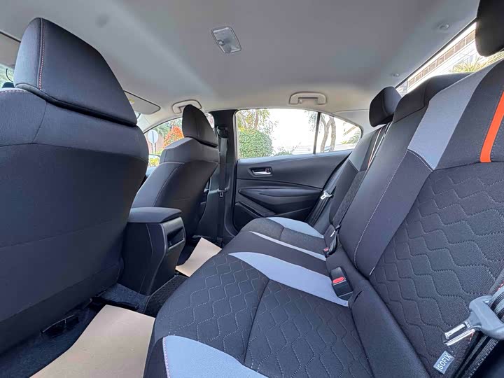 Фото 6 - Toyota Corolla