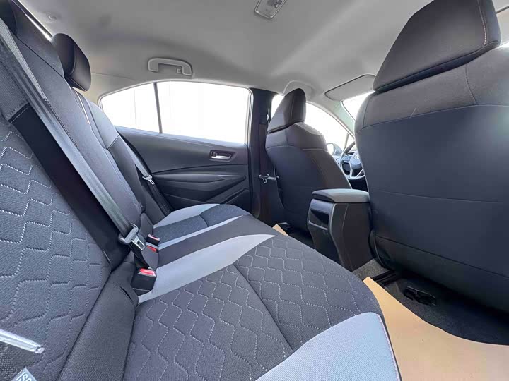 Фото 7 - Toyota Corolla