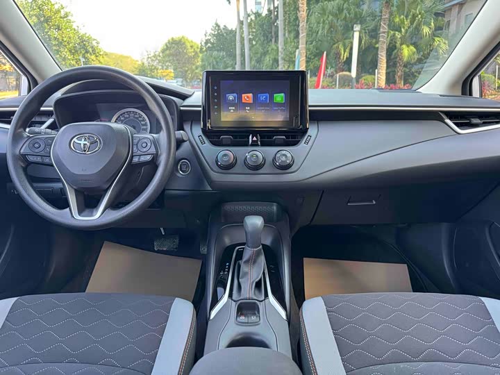 Фото 8 - Toyota Corolla