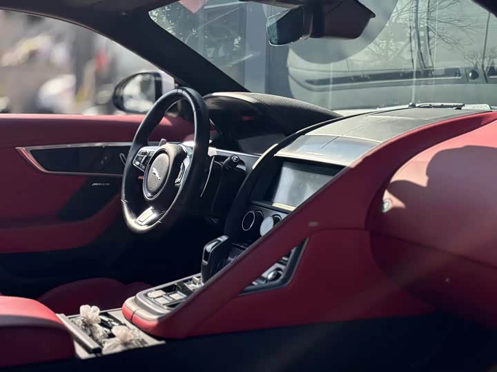 Фото 8 - Jaguar F-Type