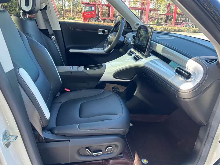 Фото 7 - Smart #1