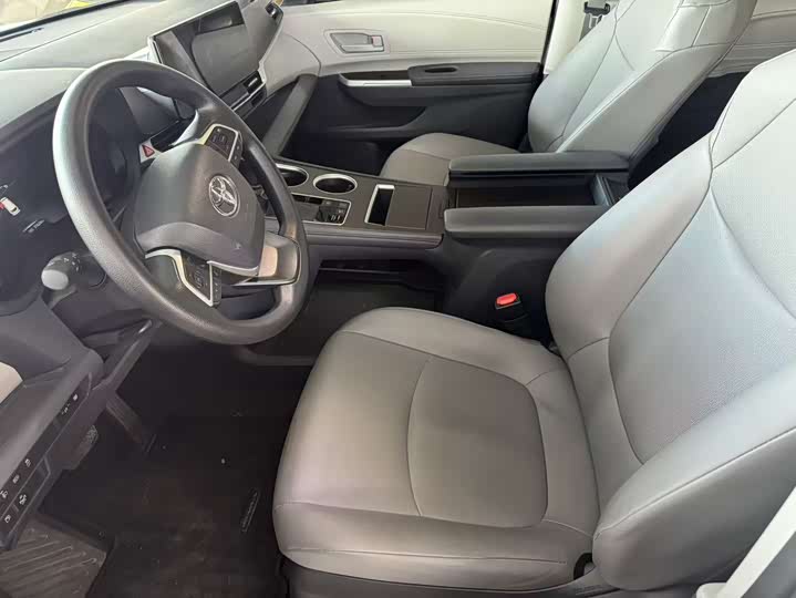 Фото 7 - Toyota Granvia