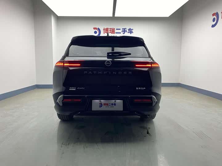 Фото 6 - Nissan Pathfinder