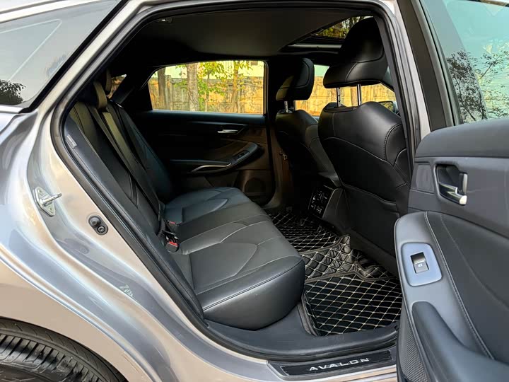 Фото 6 - Toyota Avalon