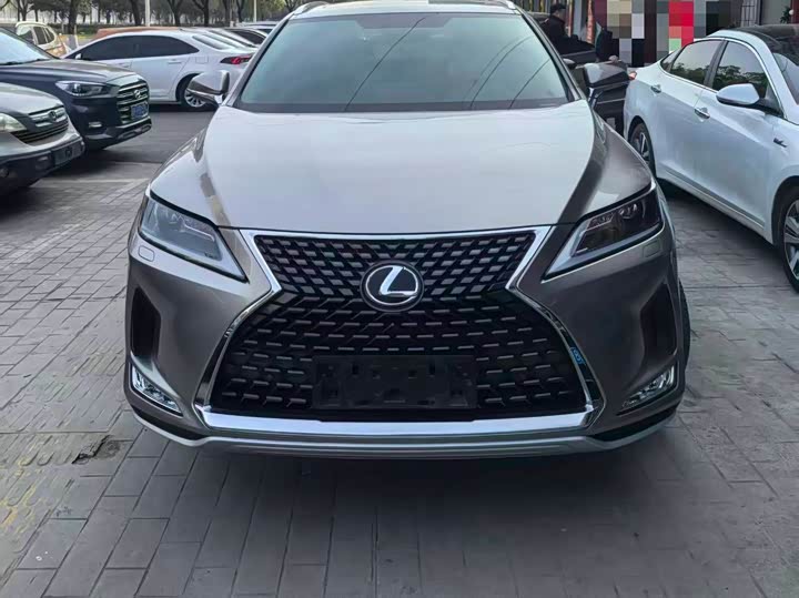 Фото 2 - Lexus RX