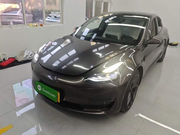 Фото 2 - Tesla Model 3