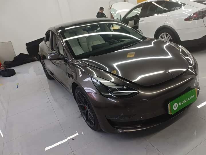 Фото 4 - Tesla Model 3