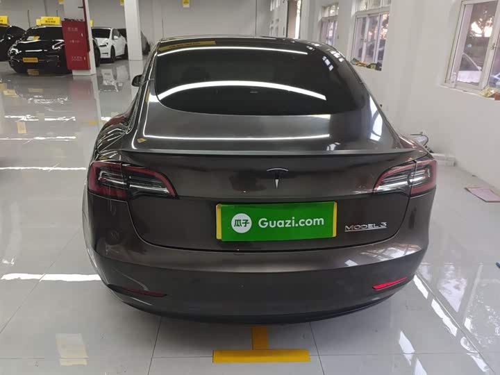 Фото 6 - Tesla Model 3