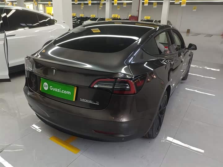 Фото 7 - Tesla Model 3