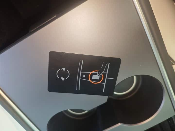 Фото 9 - Tesla Model 3