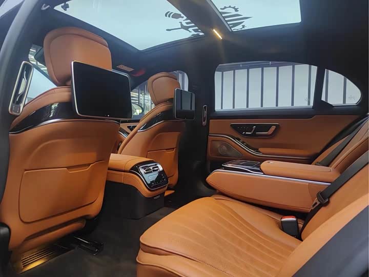 Фото 7 - Mercedes-Benz S-Class