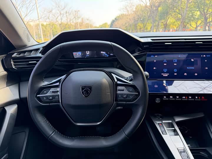 Фото 7 - Peugeot 408X