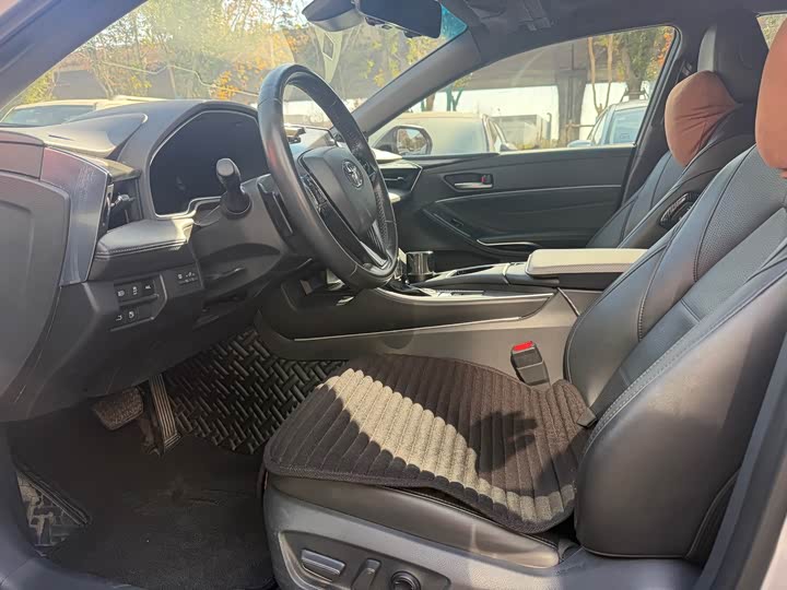 Фото 3 - Toyota Avalon