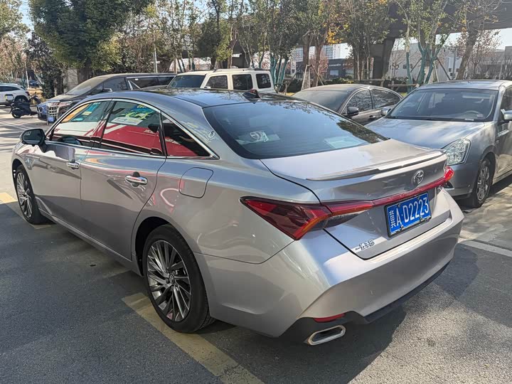 Фото 7 - Toyota Avalon