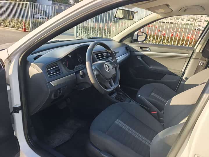 Фото 5 - Volkswagen Lavida