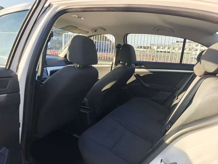 Фото 8 - Volkswagen Lavida