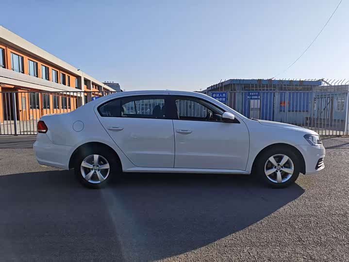 Фото 9 - Volkswagen Lavida