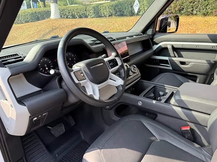 Фото 7 - Land Rover Defender