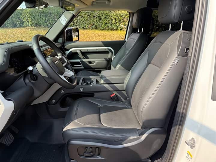 Фото 8 - Land Rover Defender