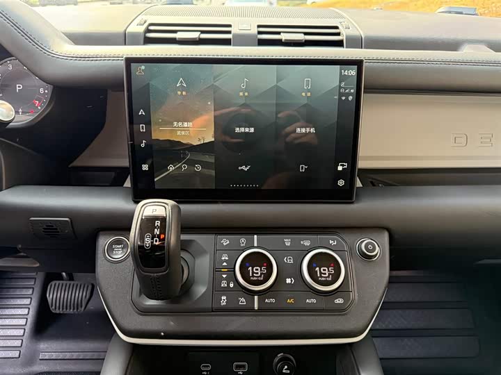 Фото 9 - Land Rover Defender