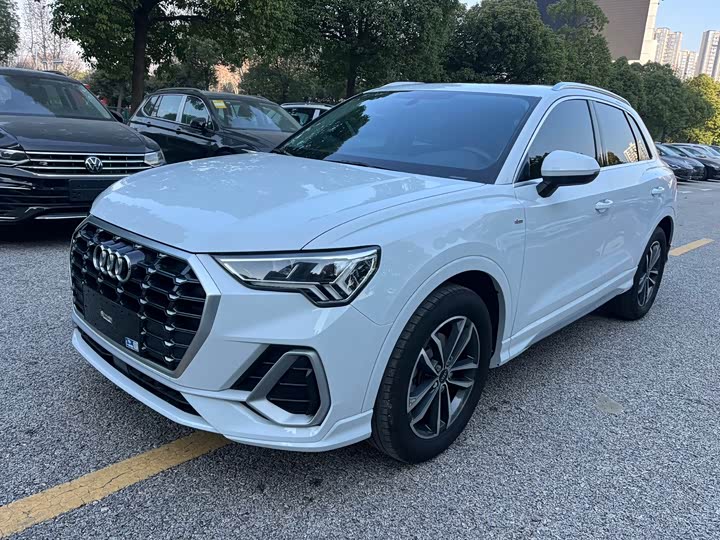 Фото 1 - Audi Q3