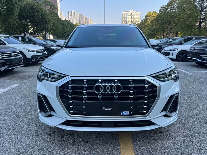 Фото 2 - Audi Q3