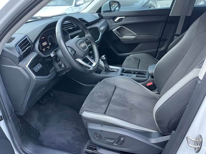 Фото 4 - Audi Q3