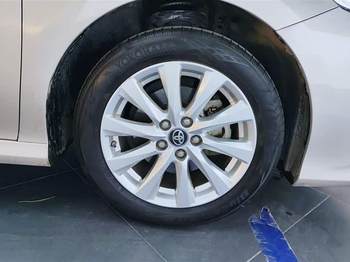 Фото 6 - Toyota Camry