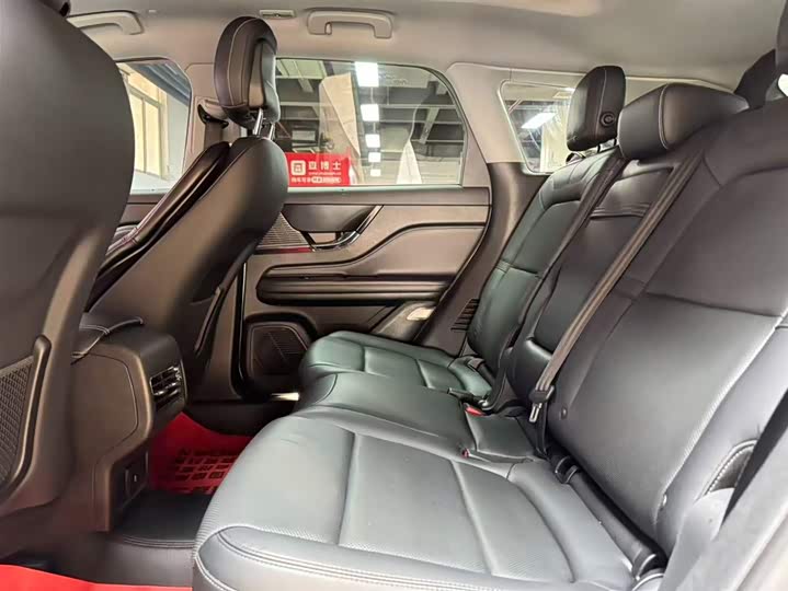 Фото 8 - Lincoln Corsair