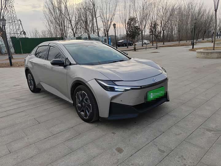 Фото 2 - Toyota bZ3