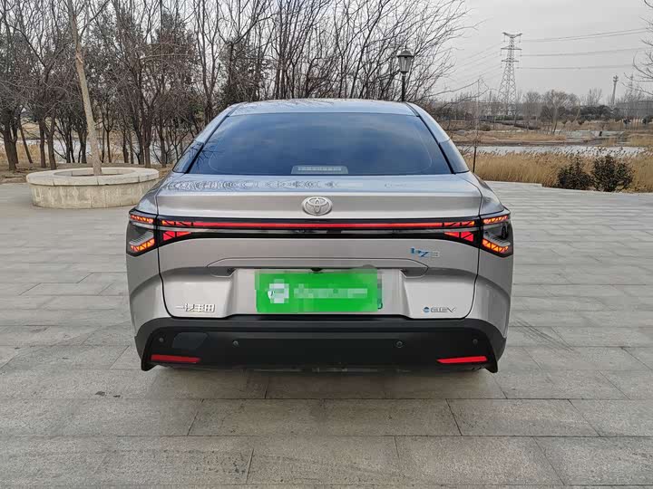 Фото 3 - Toyota bZ3