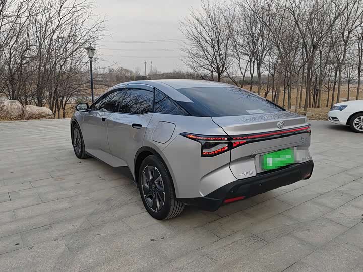 Фото 5 - Toyota bZ3