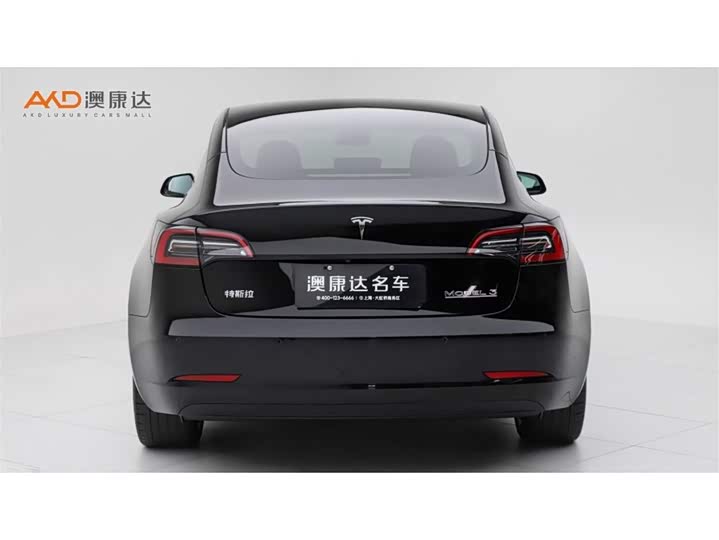 Фото 4 - Tesla Model 3