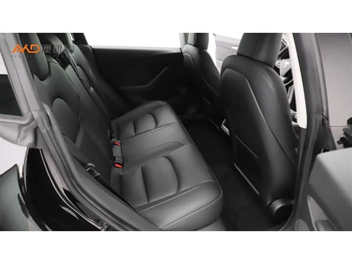 Фото 8 - Tesla Model 3