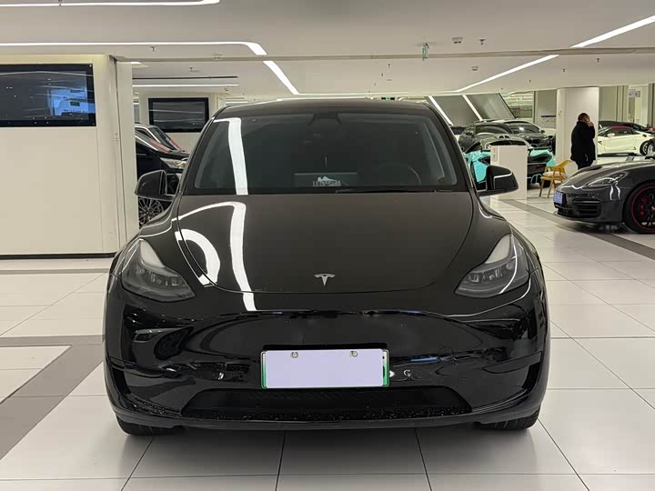 Фото 2 - Tesla Model Y