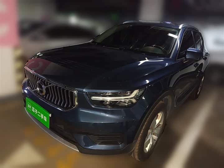 Фото 1 - Volvo XC40