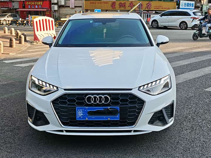 Фото 2 - Audi A4L