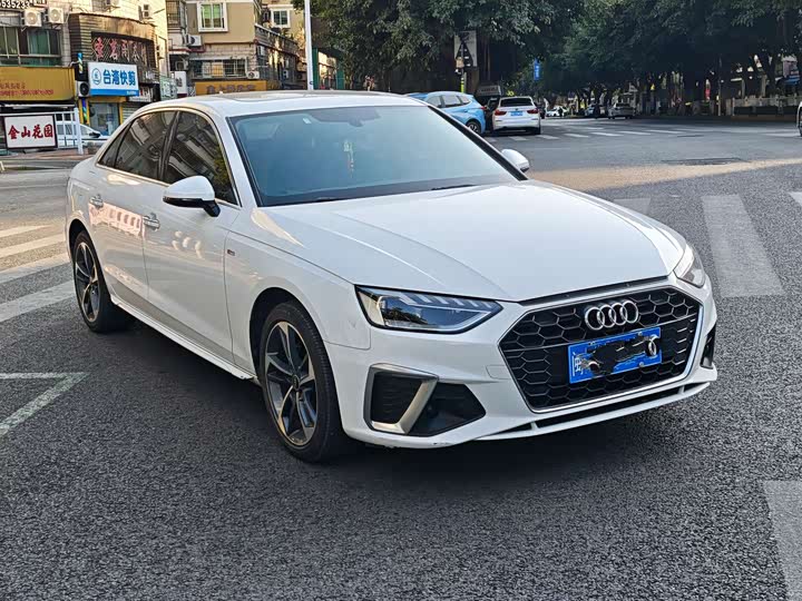 Фото 3 - Audi A4L