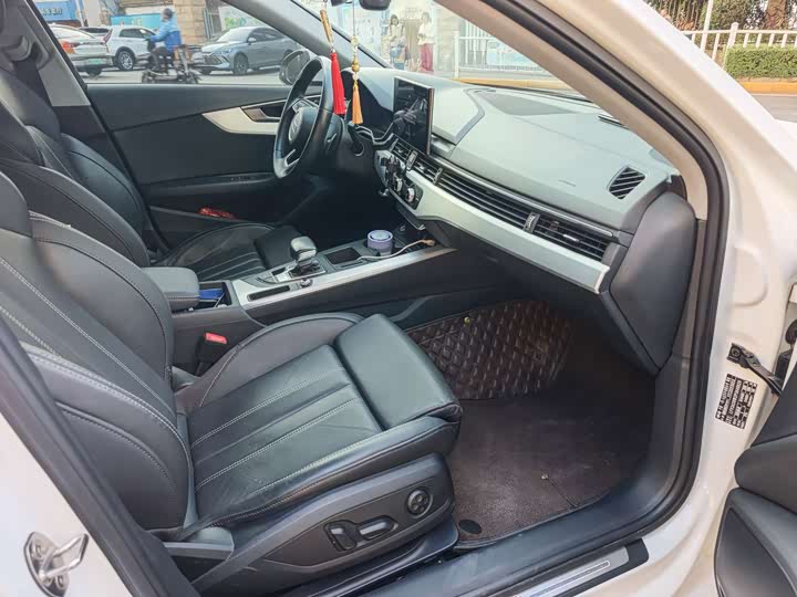 Фото 7 - Audi A4L