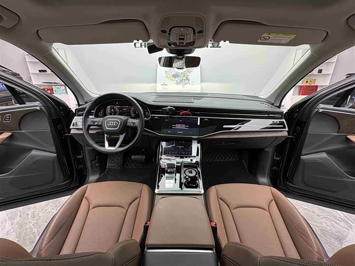 Фото 9 - Audi Q7