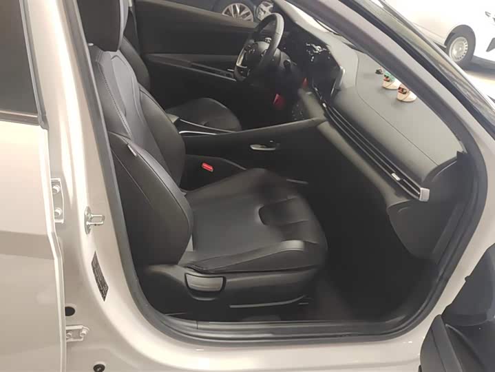 Фото 8 - Hyundai Elantra N line