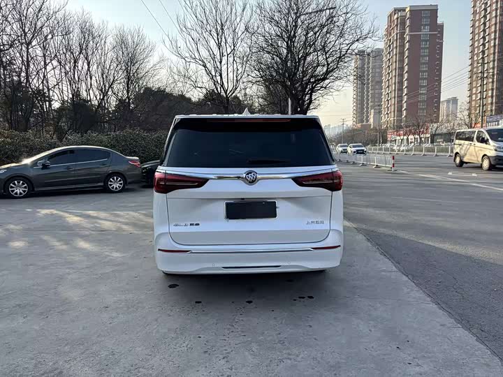 Фото 8 - Buick GL8 ES