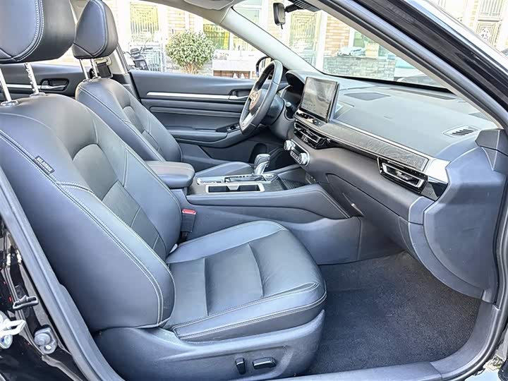 Фото 9 - Nissan Teana