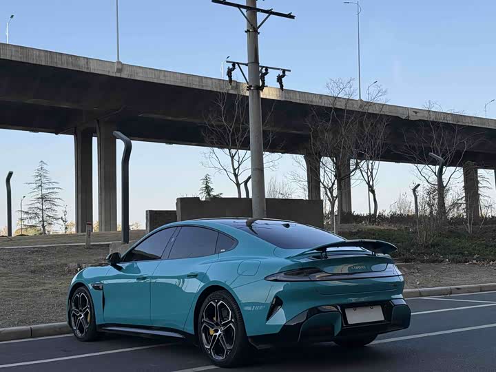 Фото 4 - Xiaomi SU7