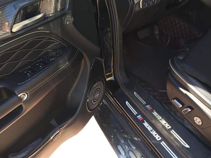 Фото 7 - Tank 300