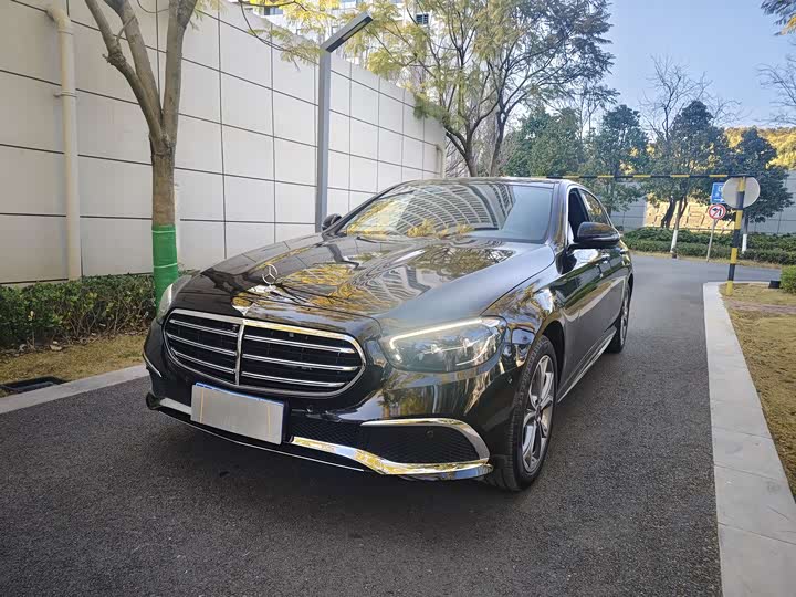 Фото 1 - Mercedes-Benz E-Class