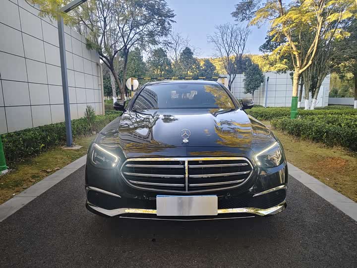 Фото 2 - Mercedes-Benz E-Class